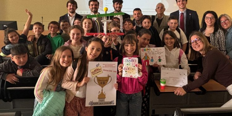 Piccoli scienziati crescono: la IVB della “Salvo D’Acquisto” trionfa con “Occhio alla pallina” ASTI