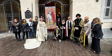 Asti celebra il suo Patrono: tra la Stima dei Drappi e l’emozione del Rione San Silvestro.