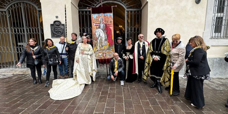 Asti celebra il suo Patrono: tra la Stima dei Drappi e l’emozione del Rione San Silvestro.