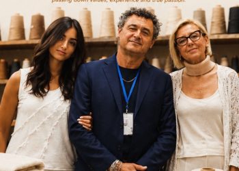 Cinzia Caldi: L’Eccellenza della Maglieria Astigiana in Mostra a Palazzo Mazzetti.